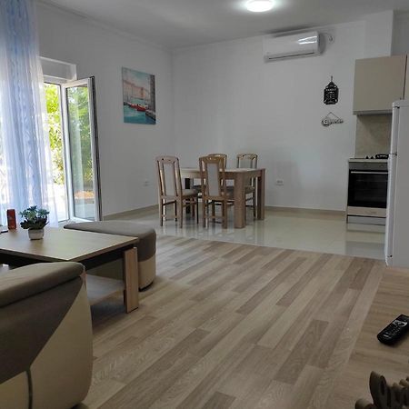 One Bedroom Apartment Gogo With Private Parking Неум Экстерьер фото