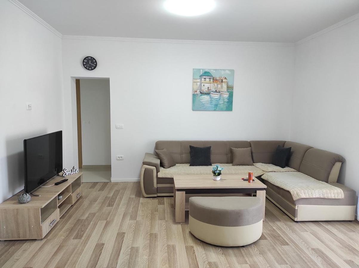 One Bedroom Apartment Gogo With Private Parking Неум Экстерьер фото