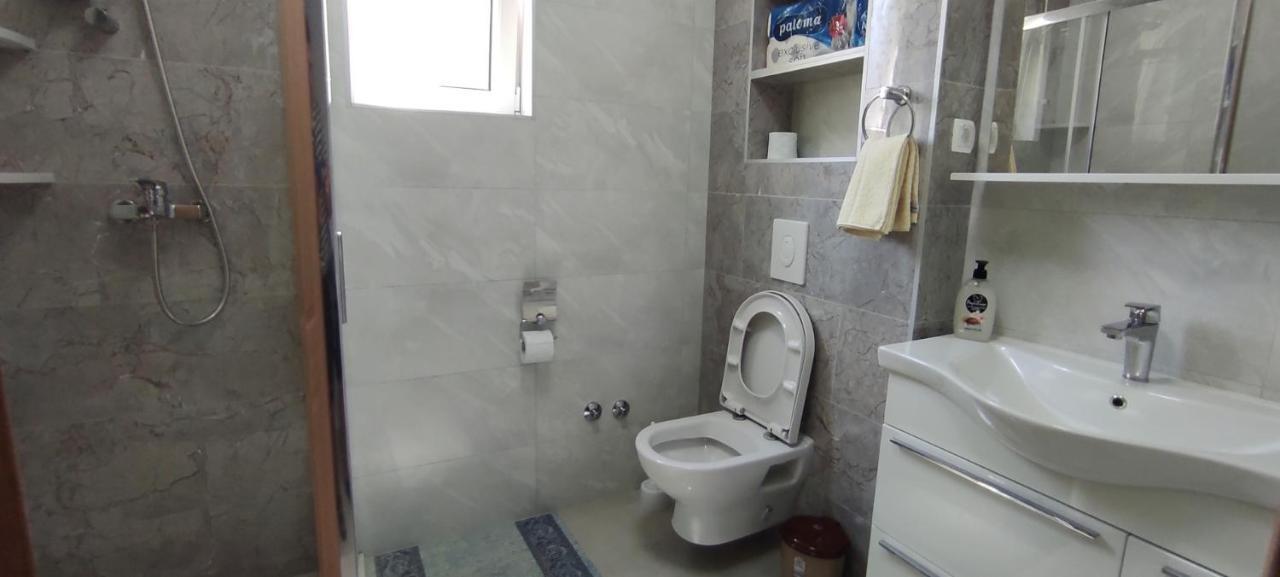 One Bedroom Apartment Gogo With Private Parking Неум Экстерьер фото